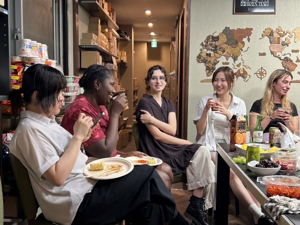 157 anos desde o nascimento de Kyoto ☆ Shinsaibashi tea Ujien ☆ muitos funcionários estrangeiros ☆ vamos trabalhar juntos ☆