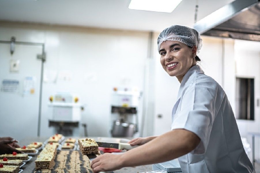 在培训中心食堂做厨房工作/东京都多摩市/时薪 1,400 日元