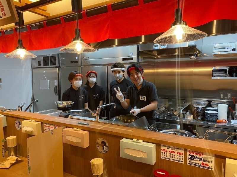 [Tem um histórico de contratação de estrangeiros] EQUIPE DA LOJA DE RAMEN “Machida Shoten Yanase Bypass Store”