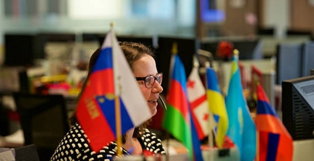 미나토구 내 취업 [비자 지원 가능] 모국어와 일본어를 사용하여 3자 통역을 하는 직업입니다.