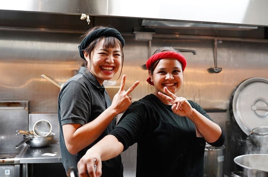 [외국인 고용 실적 있음] 라멘 가게 STAFF “마치다 쇼텐 신나라시노점”