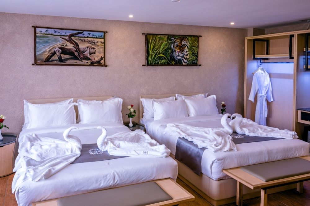 正社員　月20～27万円！！　ホテルスタッフ！！