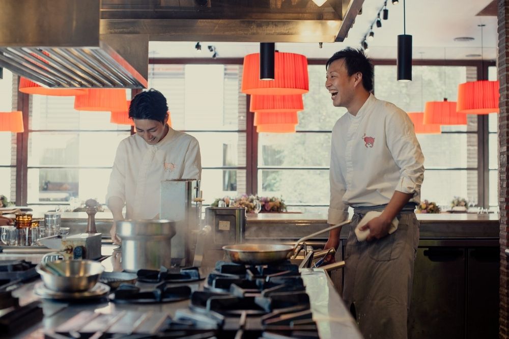 Suporte VISA disponível☆Alta renda acima de 250.000 ienes! Funcionários do restaurante☆Não é necessária experiência!＠Akasaka