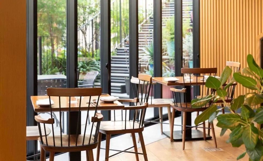 Vamos trabalhar em um restaurante de hotel ☆ O N3 também está OK! Perto da estação ♪