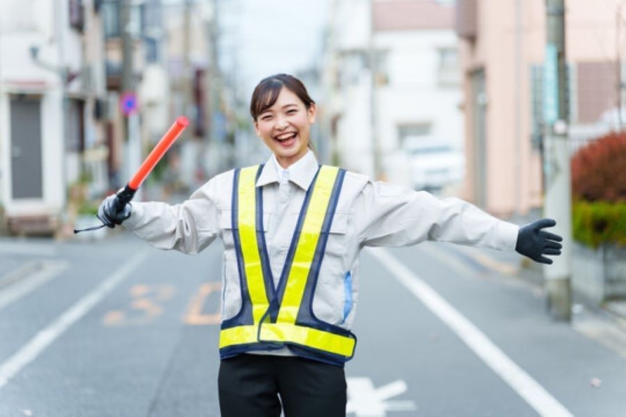 【未経験OK!!】交通誘導警備員【入社祝い金最大20万円♪】