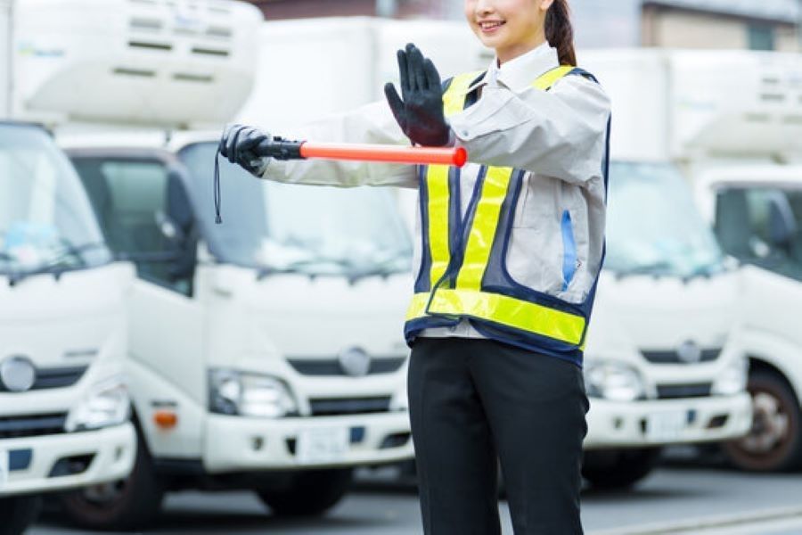 [Inexperienced OK!!] Traffic guidance security guard [congratulatory money for joining the company up to 200,000 yen ♪]