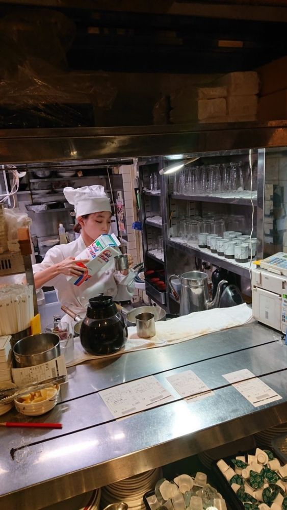 时薪是1350日元！厨房工作人员 ☆ Mikiken OK/离车站很近！魔界免费