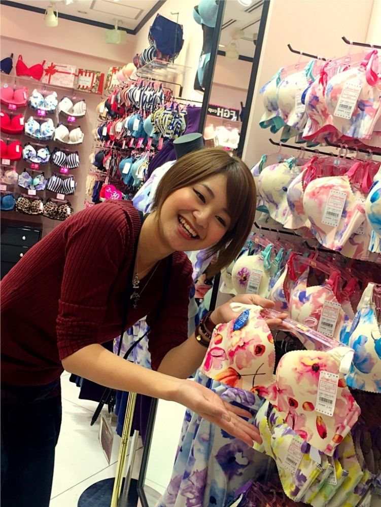 Vendas de atendimento ao cliente em áreas de resort ♪ Existem muitos produtos fofos! Alto salário por hora (máximo de 1200 ienes) ☆