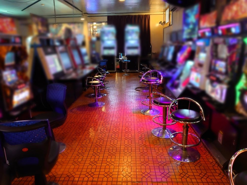 Equipe de limpeza do salão Pachinko/cidade de Saitama, Saitama/salário por hora de 1.400 ienes