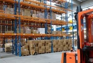 Trabalho de operação, coleta e inspeção de empilhadeiras