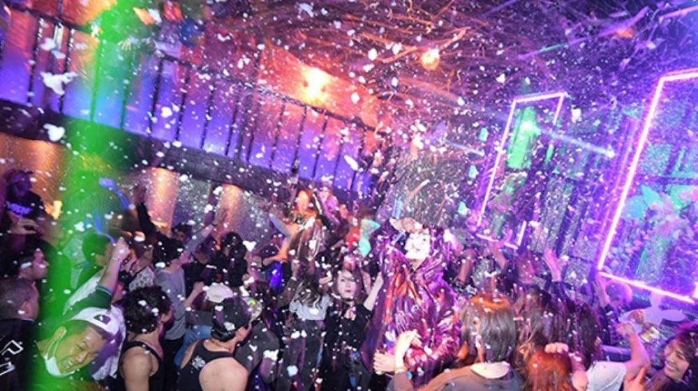 [Recrutamento ativo de funcionários/estrangeiros em tempo integral] Concierges/altos tratamentos/dormitórios disponíveis em casas noturnas famosas de Osaka