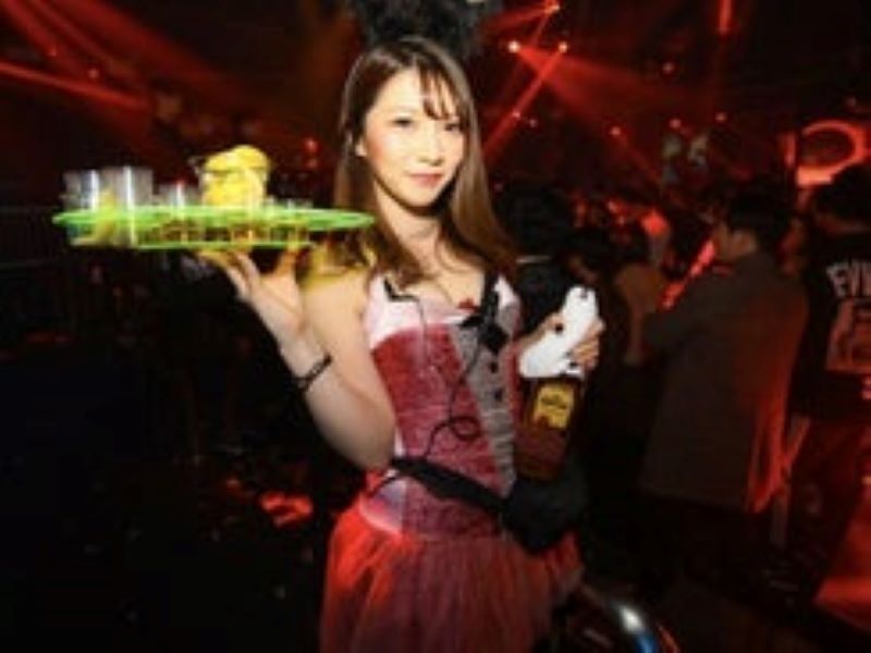 [Recrutamento ativo de funcionários/estrangeiros em tempo integral] Concierges/altos tratamentos/dormitórios disponíveis em casas noturnas famosas de Osaka