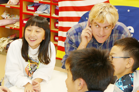 時給￥2800～【英会話の講師】英語ネイティブに近いスピーカー募集◇未経験OK