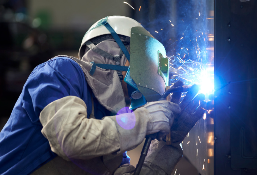 【寮・社宅あります】外国人が多く働いています／働く車を作る仕事