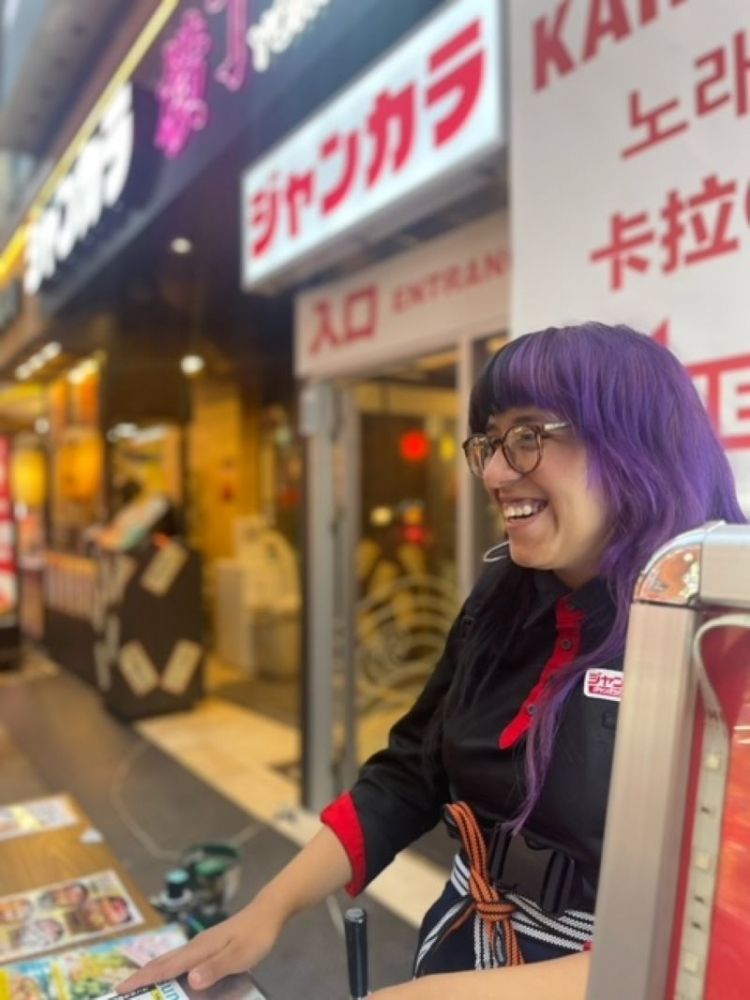 Estudantes internacionais OK ♪ Vamos trabalhar na loja Jankara ENATERTAIMENT HUB ♪