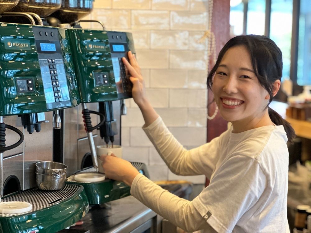 [Café e Sakaba, onde você pode melhorar suas habilidades no idioma japonês] Atendimento ao cliente e culinária simples ◆ Estreia em emprego de meio período OK