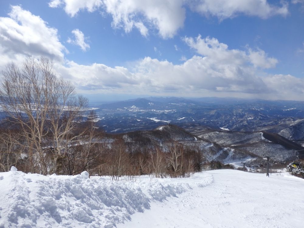 스키장에서 일하는 “군마현 가와바 스키장”