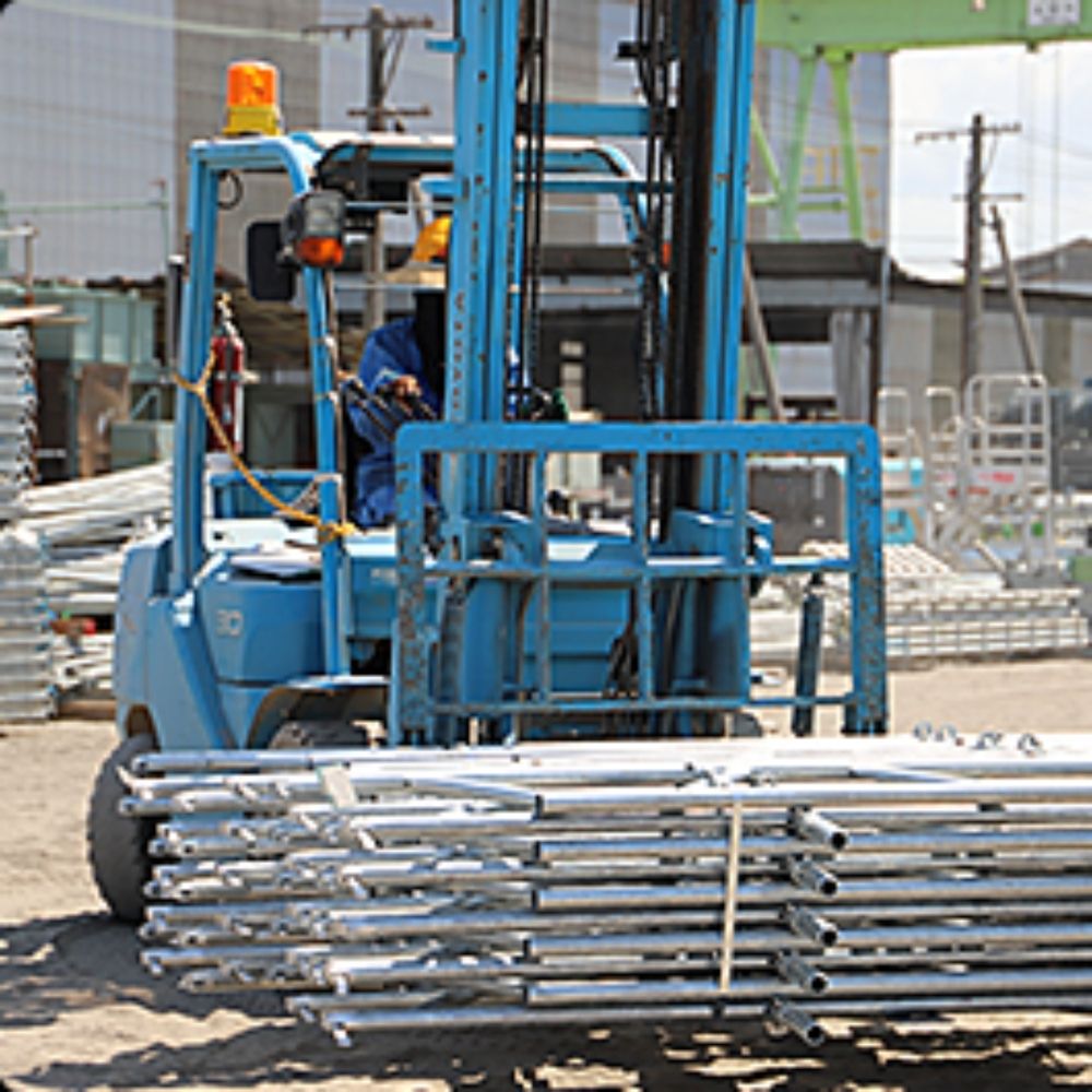 フォークリフト製品出荷作業