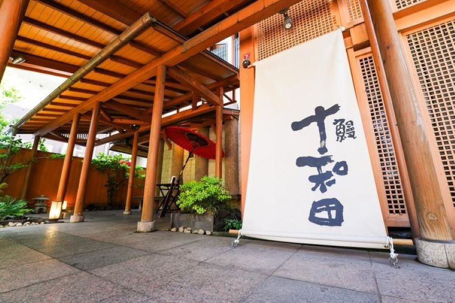 Sejam bem-vindas as pessoas que gostam de comida japonesa, pois ensinar-lhes-emos cuidadosamente as habilidades e o ambiente de trabalho.