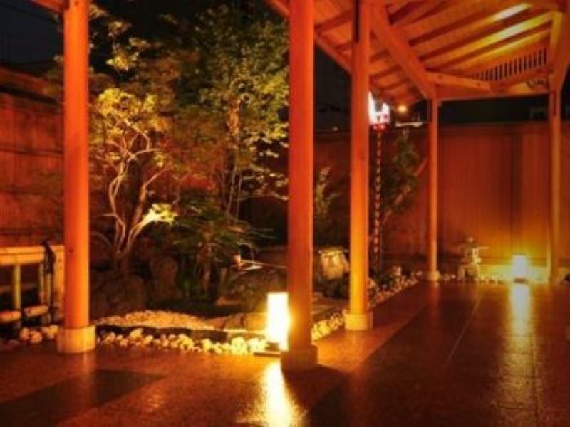 Sejam bem-vindas as pessoas que gostam de comida japonesa, pois ensinar-lhes-emos cuidadosamente as habilidades e o ambiente de trabalho.