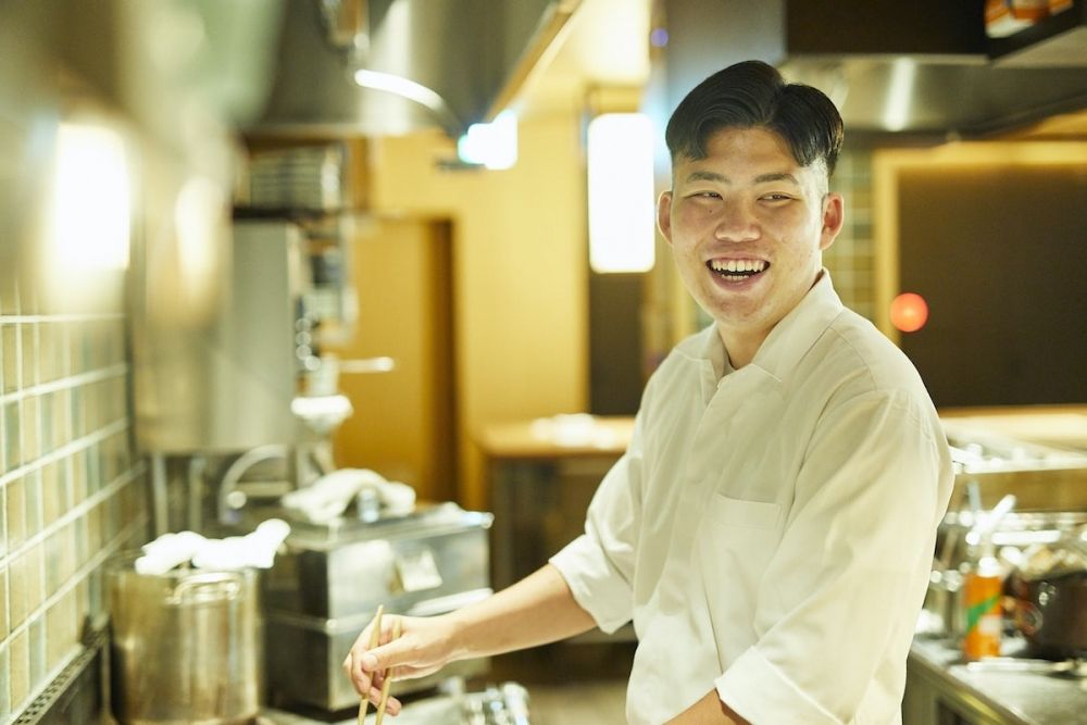 [Vamos trabalhar em um novo hotel] Perto da estação/Recrutamento de cozinhas experientes/Suporte de visto disponível