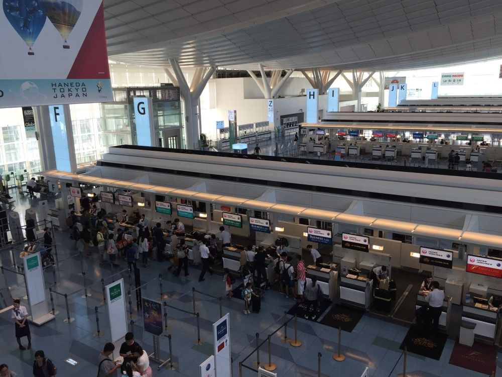 Alto salário por hora 1450 ienes ~ ♪ Loja isenta de impostos do Aeroporto de Fukuoka, consultor de beleza, equipe de beleza ♪ Suporte a vistos