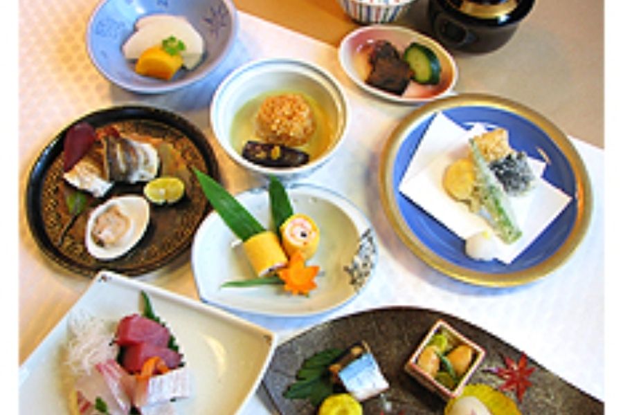 Hospitalidade em um espaço japonês/Experimente a cultura gastronômica japonesa [Sensho]