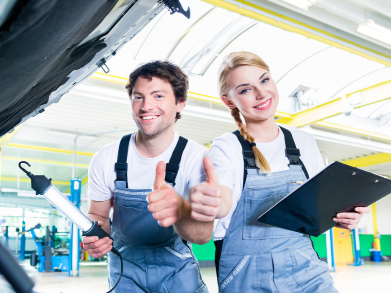 Mecânico de automóveis corporativo/com um histórico de 1 milhão de ienes ou mais em bônus/não qualificado, mas experiente OK!