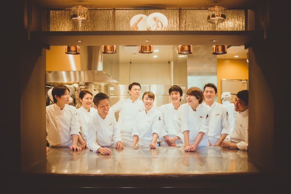 [Recrutamento de pessoas com habilidades específicas (negócio de restaurantes)] Oportunidade de trabalhar em locais turísticos/lugares ricos em natureza