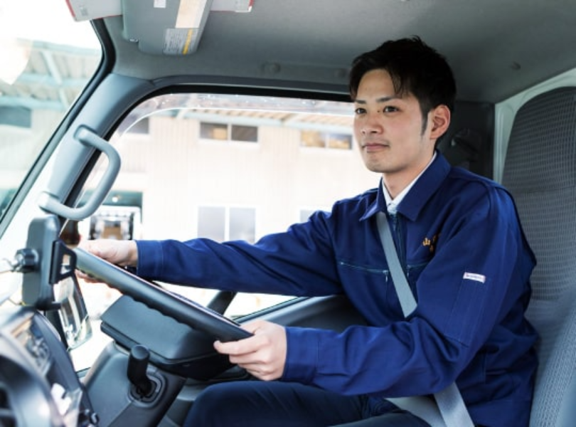 【高月給】寮あり!4トンドライバーのお仕事