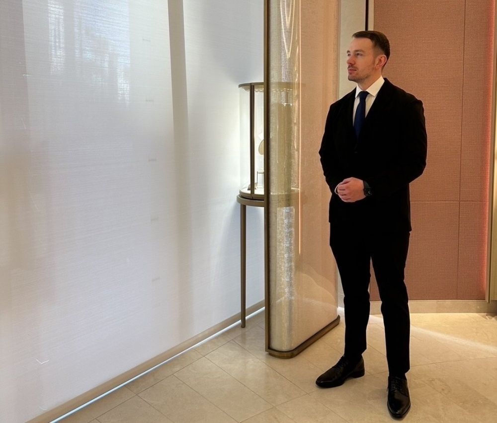 【大阪・心斎橋】高級ブランド店のドアパーソン/英語・中国語など語学活かせます