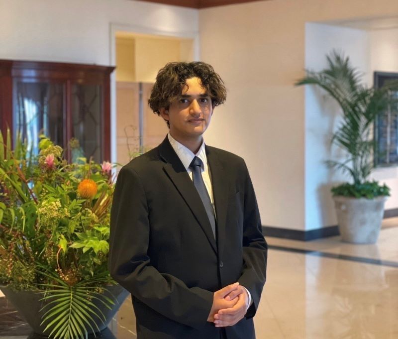 [Famous commercial building at Nagoya Station]Door person for luxury brand shops / English and other languages can be used