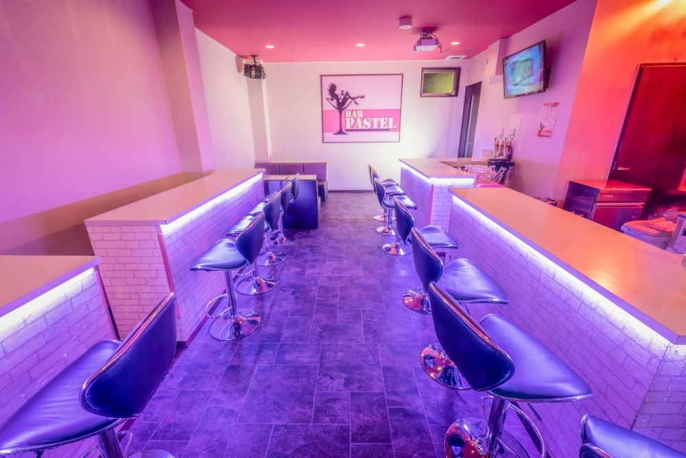 [시급 1300엔 이상] BAR 홀 스탭 일자리/미경험도 OK