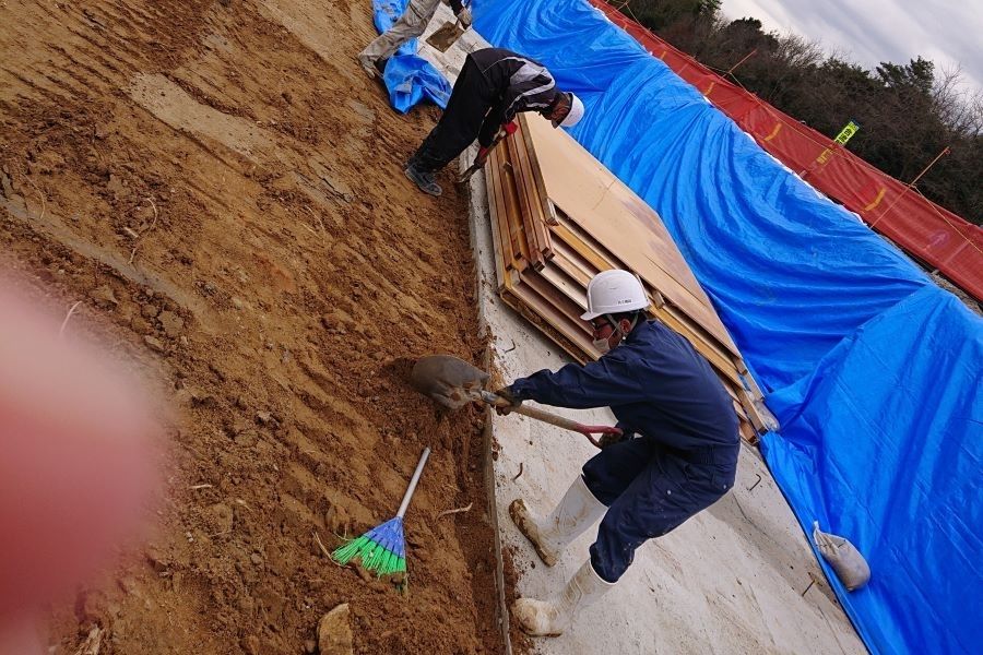 Trabalhando na província de Hiroshima, existem dormitórios com móveis e eletricidade [artesãos da indústria da construção] 350.000 ienes ou mais por mês são possíveis, dependendo do trabalho árduo