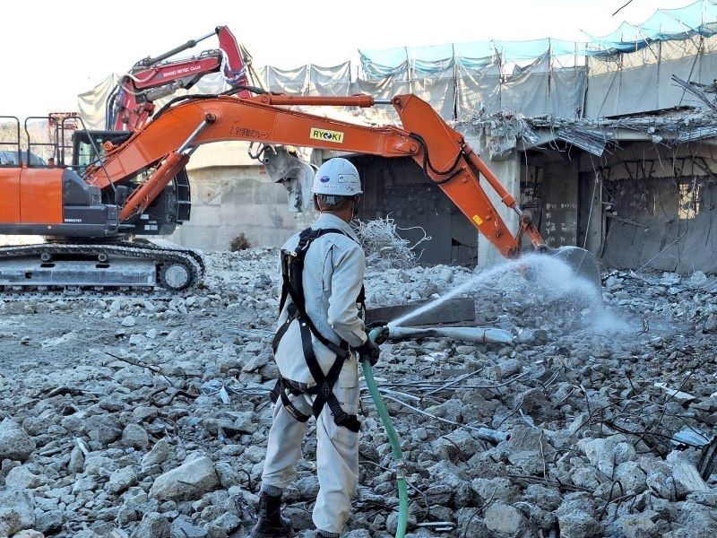 Trabalhando na província de Hiroshima, existem dormitórios com móveis e eletricidade [artesãos da indústria da construção] 350.000 ienes ou mais por mês são possíveis, dependendo do trabalho árduo