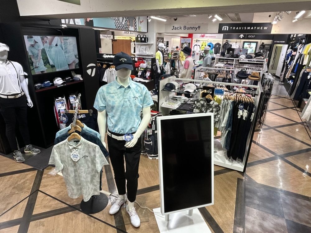 Right in front of Shinjuku station! \ Foreigners active & able to make use of Chinese/Inexperienced welcome ♪ Part-time job specializing in golf