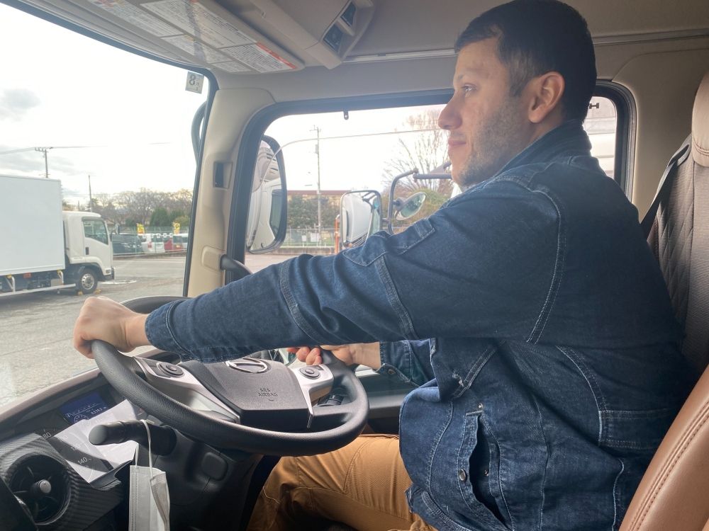 Estamos procurando colegas com quem trabalhar! 4º motorista, funcionário em tempo integral!