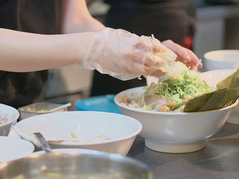 [Carteira de motorista necessária] Estrangeiros e pessoas inexperientes são bem-vindos! Equipe de entrega de ingredientes para ramen [funcionário em tempo integral]