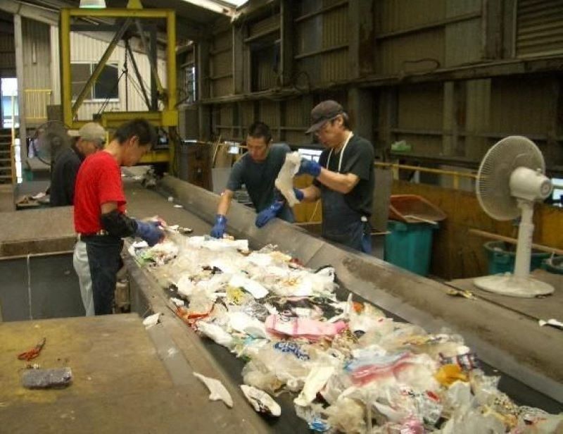 [Estrangeiros ativos] Trabalhando em uma fábrica de reciclagem/Suporte de qualificação disponível/Recepção inexperiente