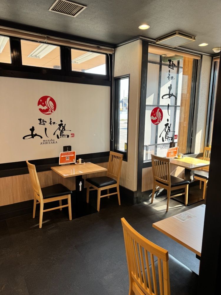 Procurando funcionários do salão e assistentes de cozinha! Inexperientes, trabalhamos bem!