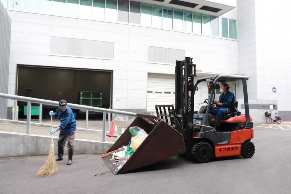 [Salário por hora 1500 ienes] Trabalho simples de limpeza e trabalhos como carregar isopor em um transportador