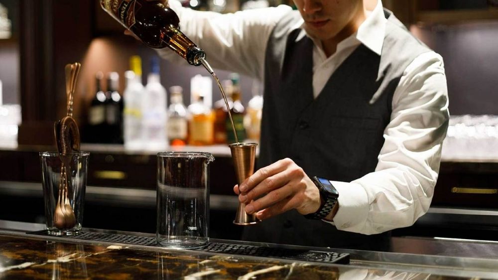 バーテンダー 正社員