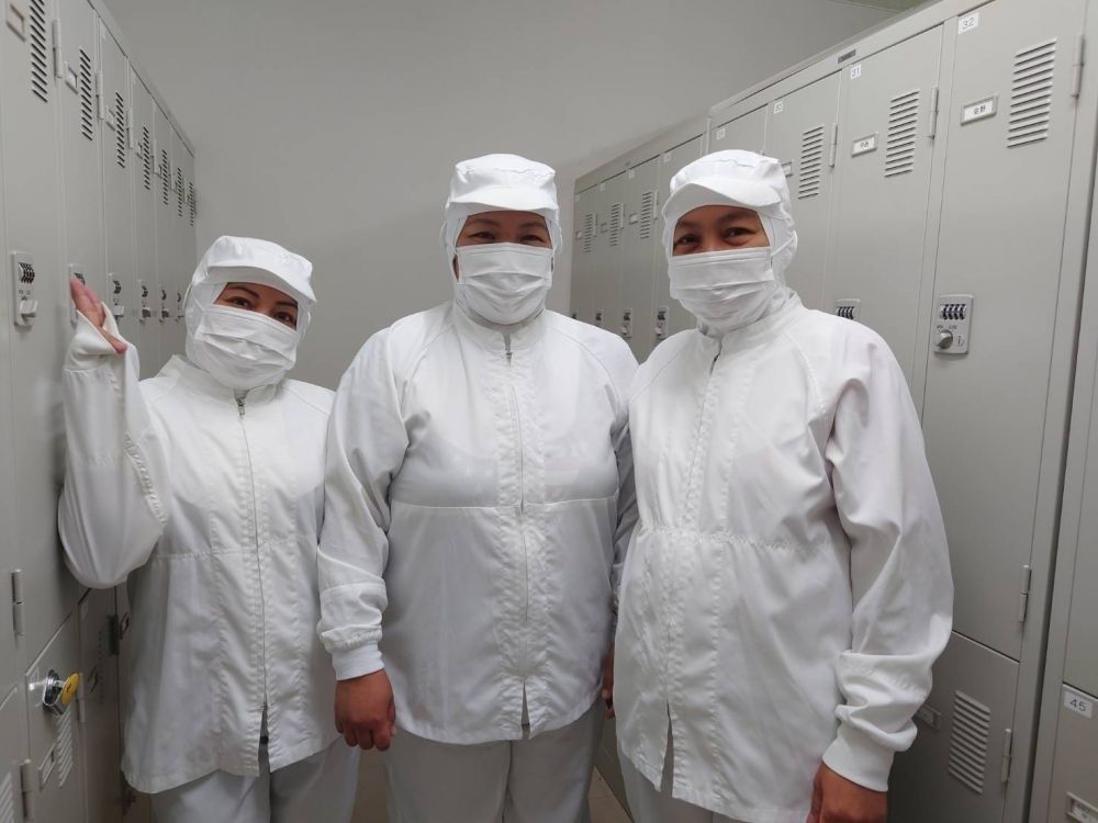 [Recolha disponível] Até mesmo pessoas inexperientes estão bem/Trabalham na fila de uma fábrica de alimentos/Os estrangeiros estão ativos!
