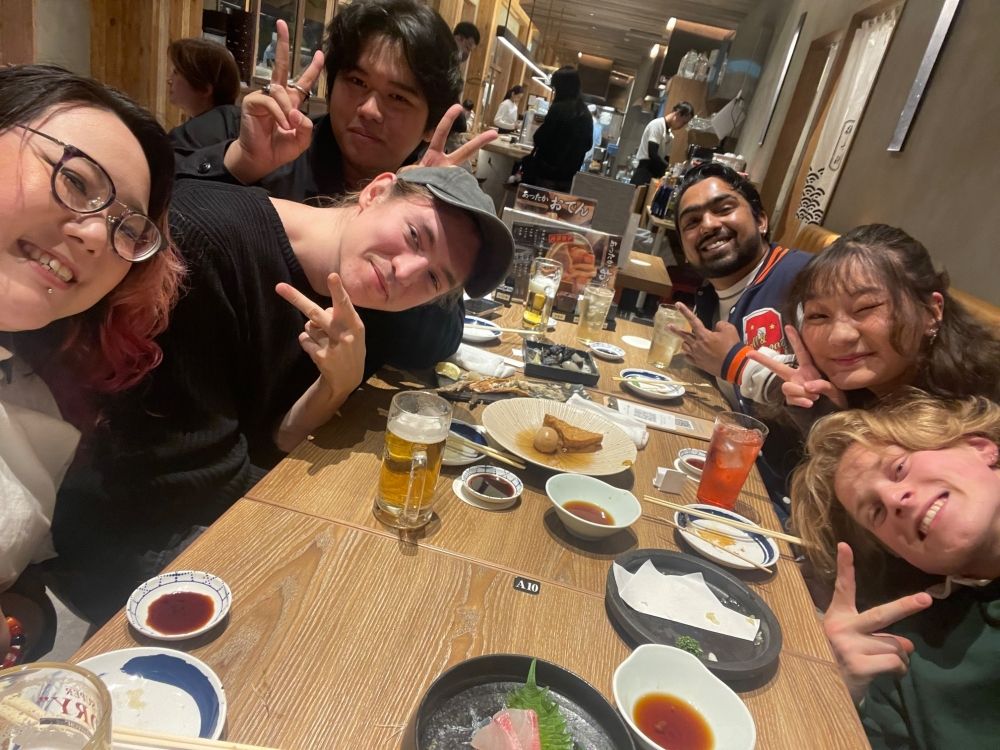 MOON&BACK 京都木屋町商店正在寻找兼职和全职员工！！