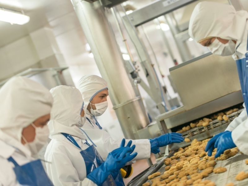 [Fabricação de alimentos e bebidas em Saitama/1527/Shuto East] Um trabalho na fabricação de doces famosos como souvenirs