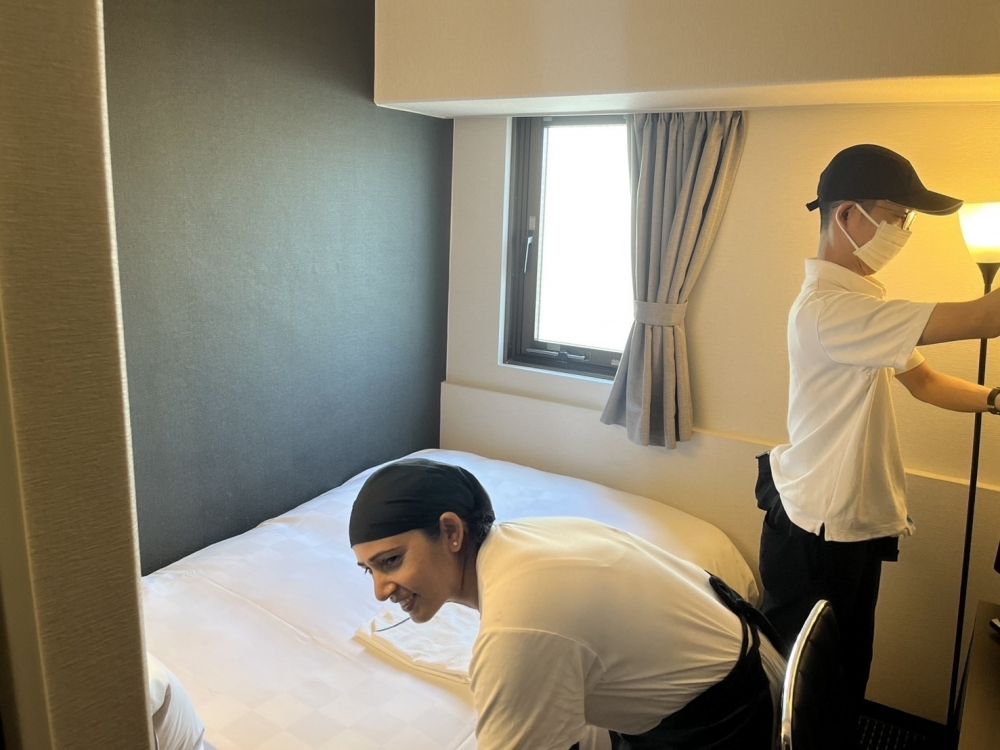 外国人活躍中【ホテルの清掃スタッフ】VISAサポートOK/女性活躍中/正社員登用