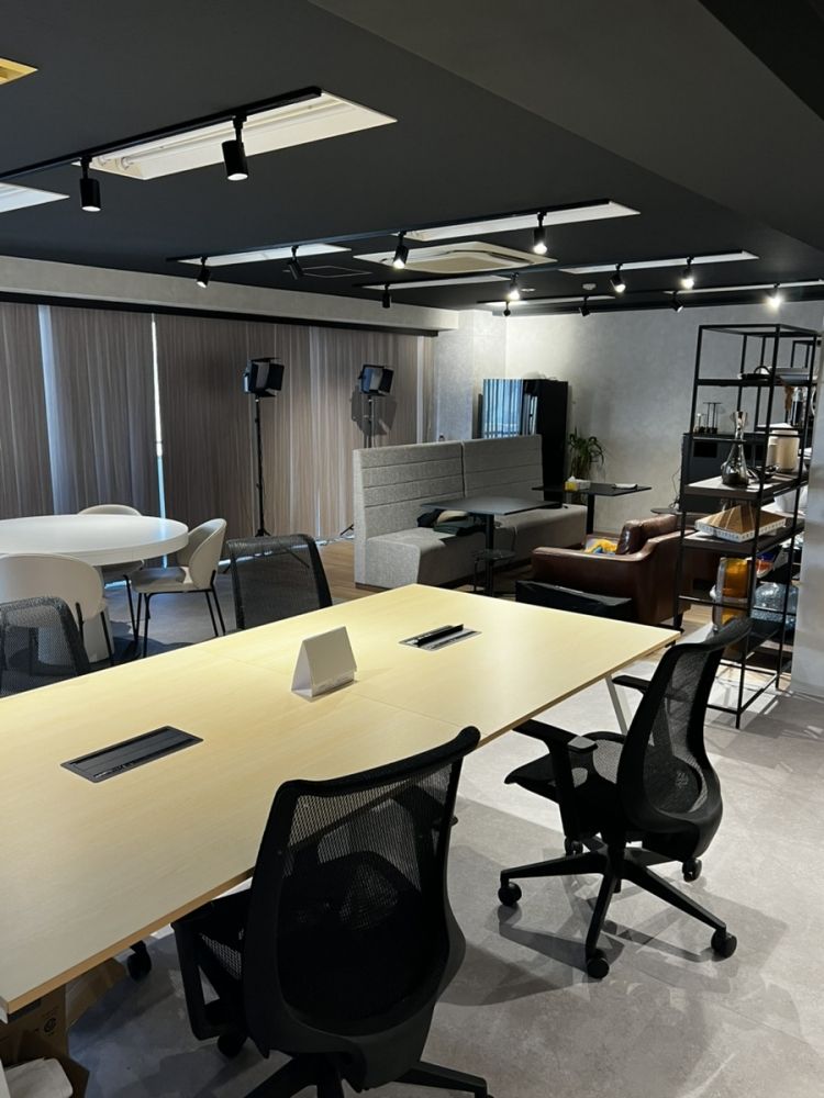 재사용 브랜드 제품의 해외 라이브 판매 사업 ♪