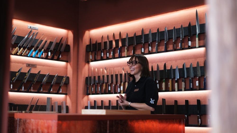 [New store] Asakusa luxury kitchen knives | 200,000 monthly salary | inexperienced OK | 90% foreign staff!