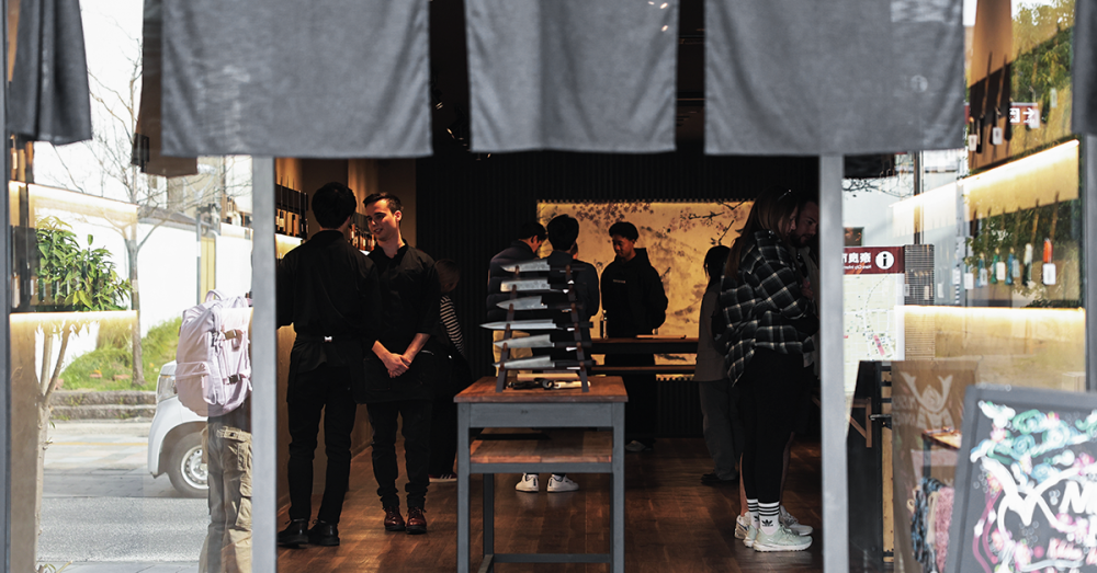 [New store] Asakusa luxury kitchen knives | 200,000 monthly salary | inexperienced OK | 90% foreign staff!