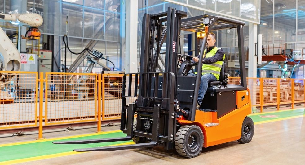 주요 제조업체 창고 직원